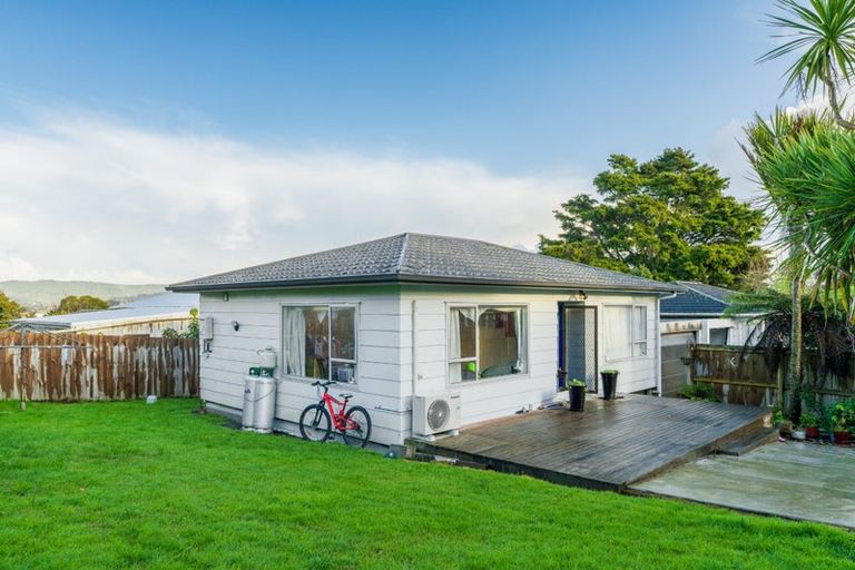 Photo of property in 2/17b Lavelle Road, Henderson, Auckland, 0612