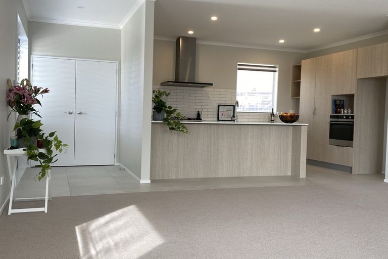Photo of property in 2 Toka Lane, Red Beach, 0932