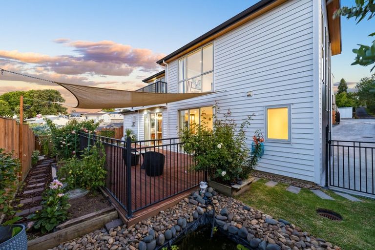 Photo of property in 38a Pokapu Street, Titirangi, Auckland, 0600