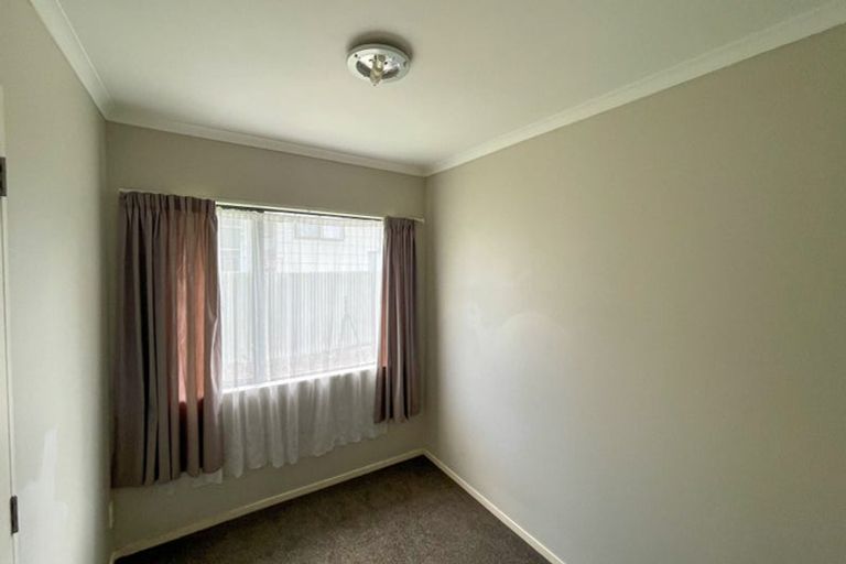 Photo of property in 33 Luanda Drive, Ranui, Auckland, 0612