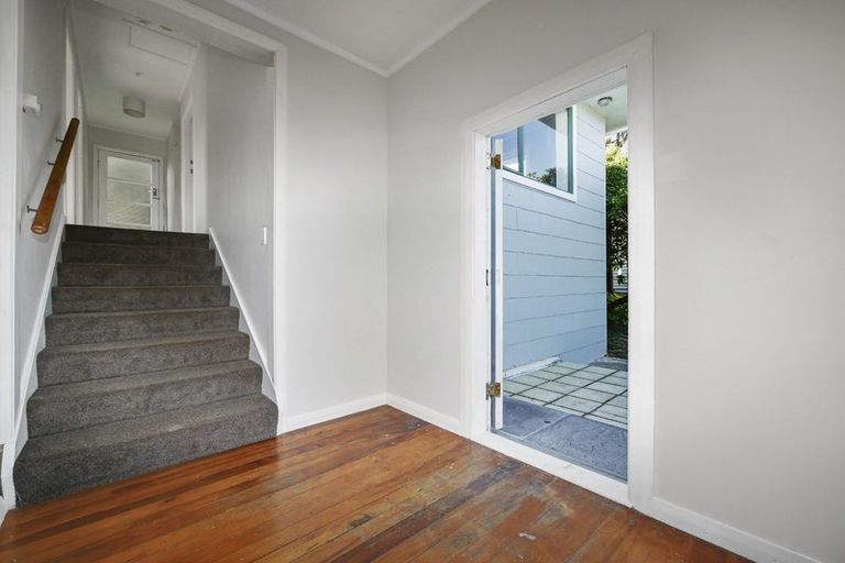 Photo of property in 82 Pembroke Road, Northland, Wellington, 6012