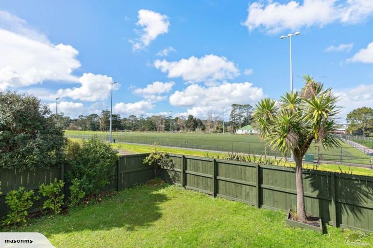 Photo of property in 106 Seymour Road, Sunnyvale, Auckland, 0612
