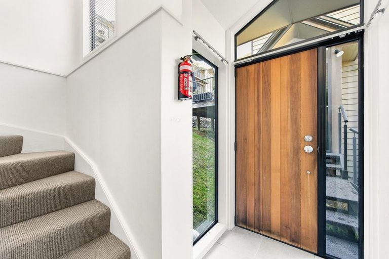 Photo of property in Arno Apartment, 10/8 Mckerrow Place, Sunshine Bay, Queenstown, 9300