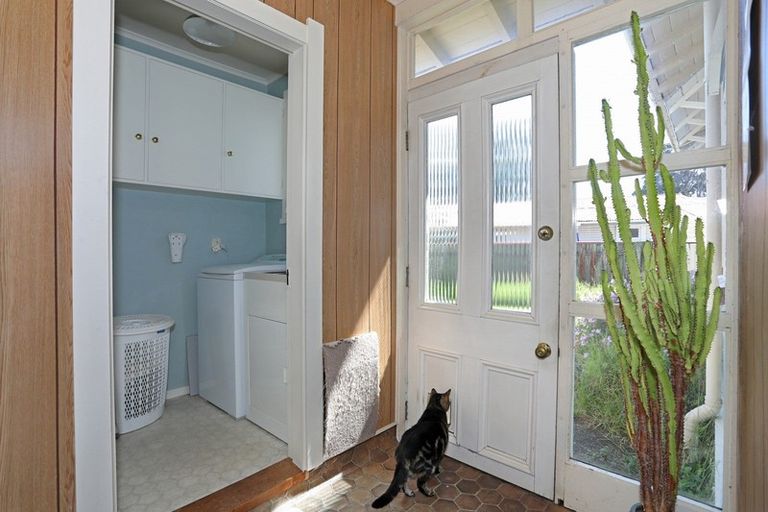 Photo of property in 6 Ross Street, Marton, 4710