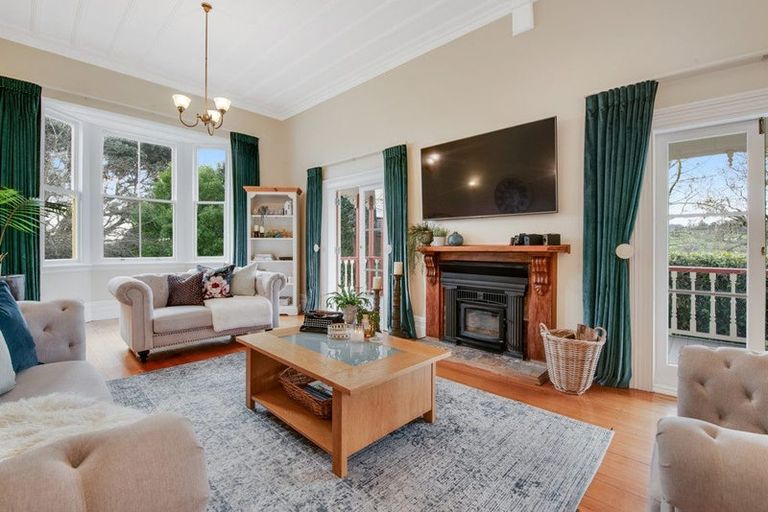 Photo of property in 14 Nelson Street, Helensville, 0800