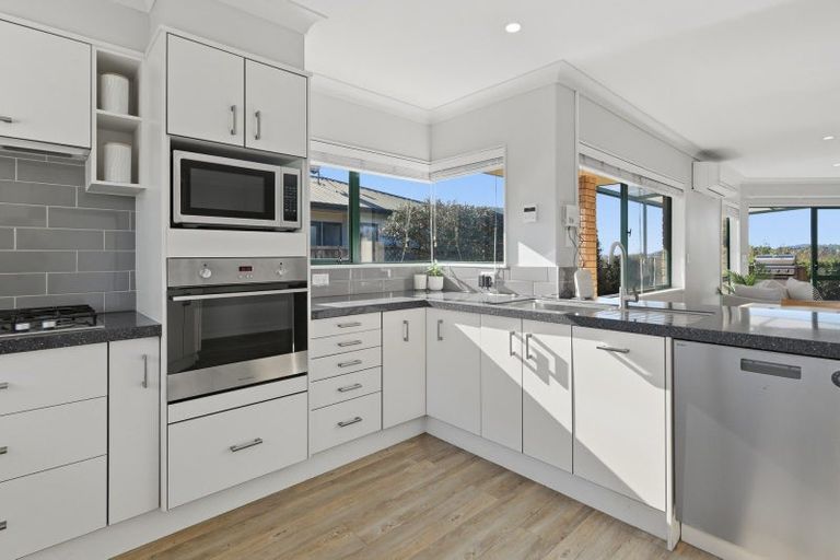 Photo of property in 54 Mahonia Place, Pyes Pa, Tauranga, 3112