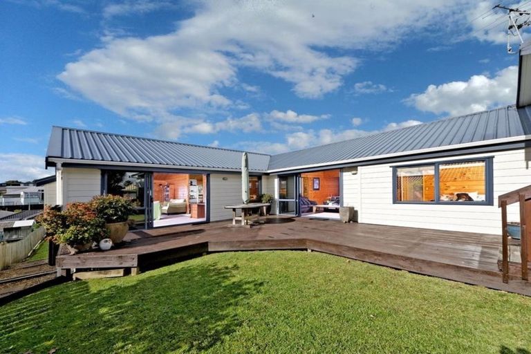 Photo of property in 44 Simpson Road, Ranui, Auckland, 0612
