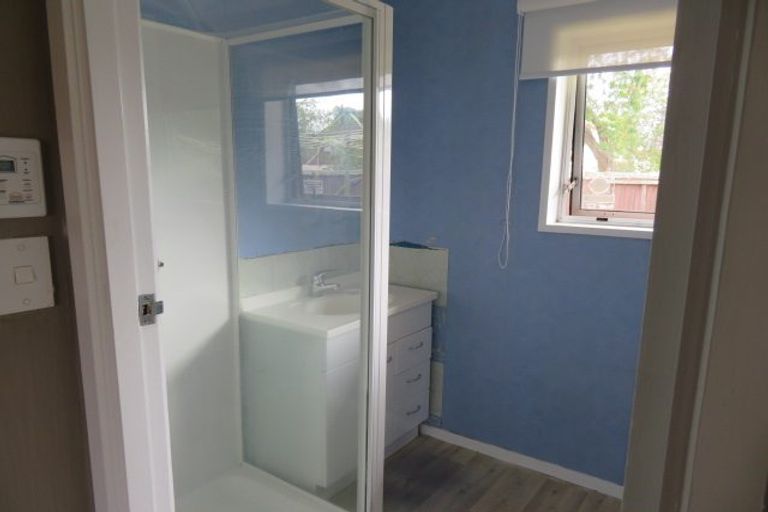 Photo of property in 2/17 Waimahia Avenue, Weymouth, Auckland, 2103