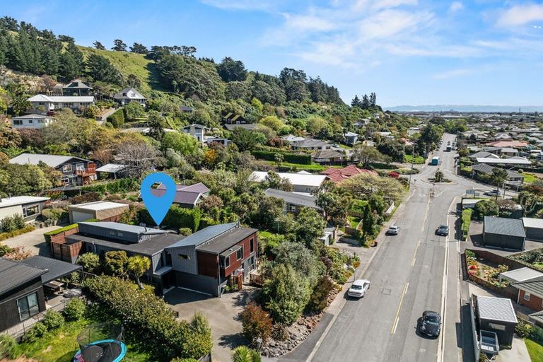 Photo of property in 77 Port Hills Road, Heathcote Valley, Christchurch, 8022