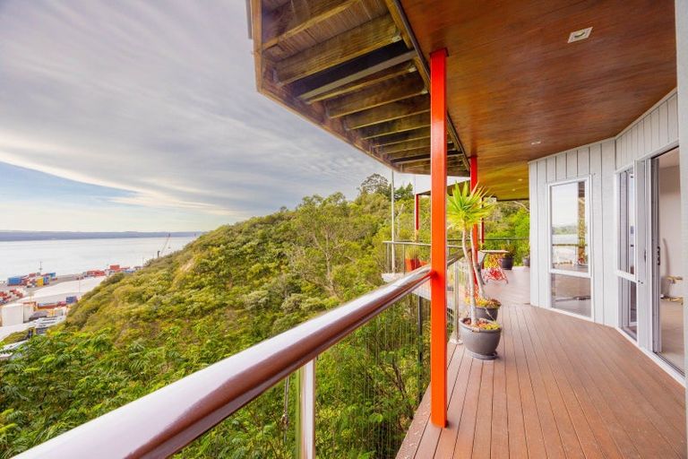 Photo of property in 4b Seapoint Road, Bluff Hill, Napier, 4110