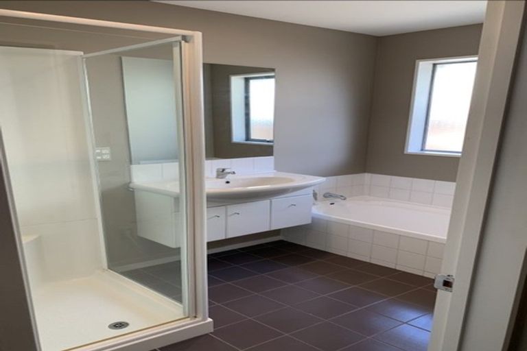 Photo of property in 18 Linkwater Way, Parklands, Christchurch, 8083