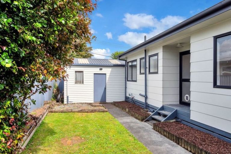 Photo of property in 2/54 Youngs Road, Papakura, 2110