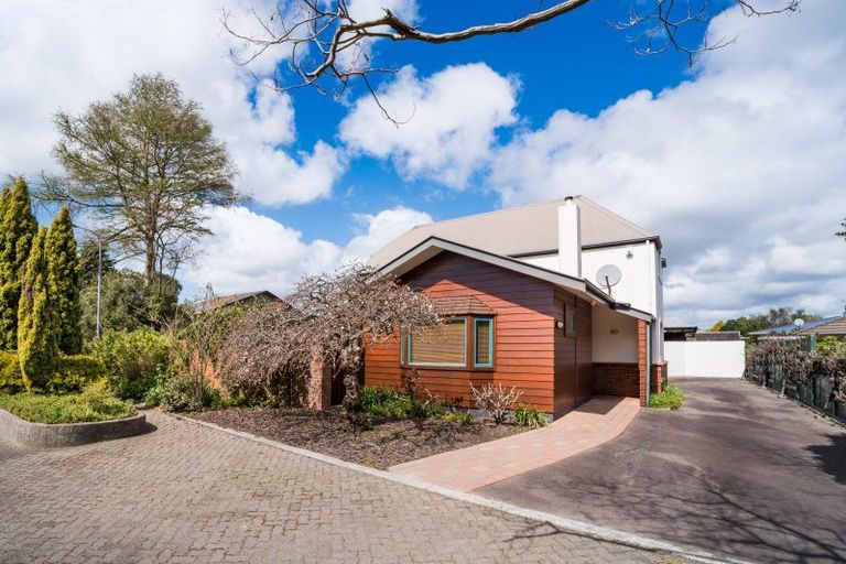 Photo of property in 3 Balcairn Place, Terrace End, Palmerston North, 4410