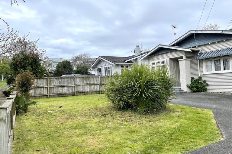 Photo of property in 61 Glenvar Road, Torbay, Auckland, 0630
