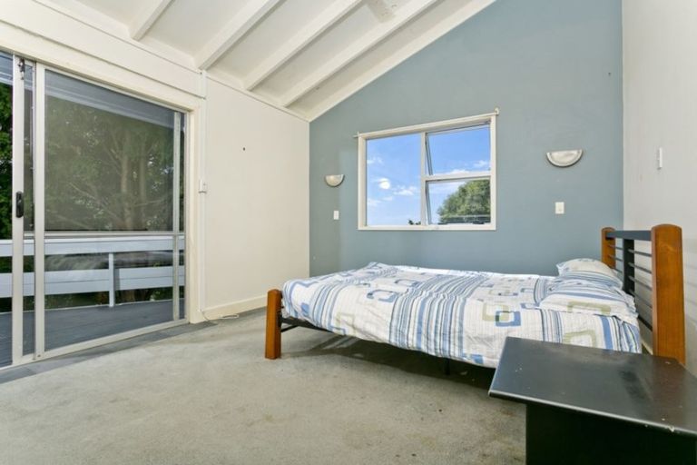 Photo of property in 50 Girrahween Drive, Totara Vale, Auckland, 0629