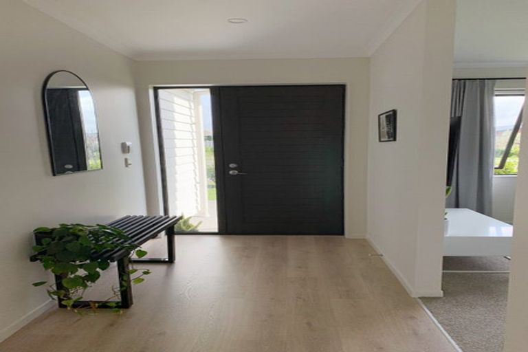 Photo of property in 34 Waituarua Drive, Takanini, 2112