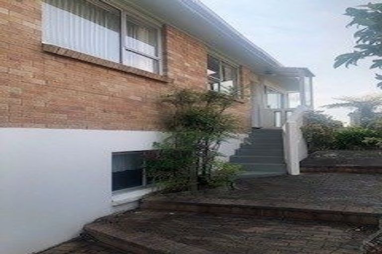 Photo of property in 1/281 Sunset Road, Sunnynook, Auckland, 0632