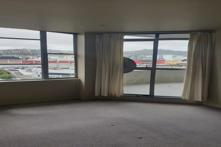 Photo of property in Grandstand Apartments, 11/80u Kent Terrace, Mount Victoria, Wellington, 6011