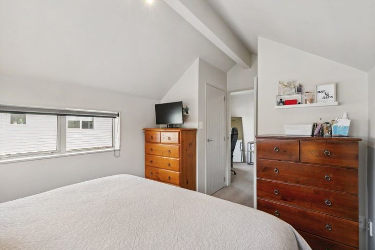 Photo of property in 16u3 Black Rock Road, Newlands, Wellington, 6037