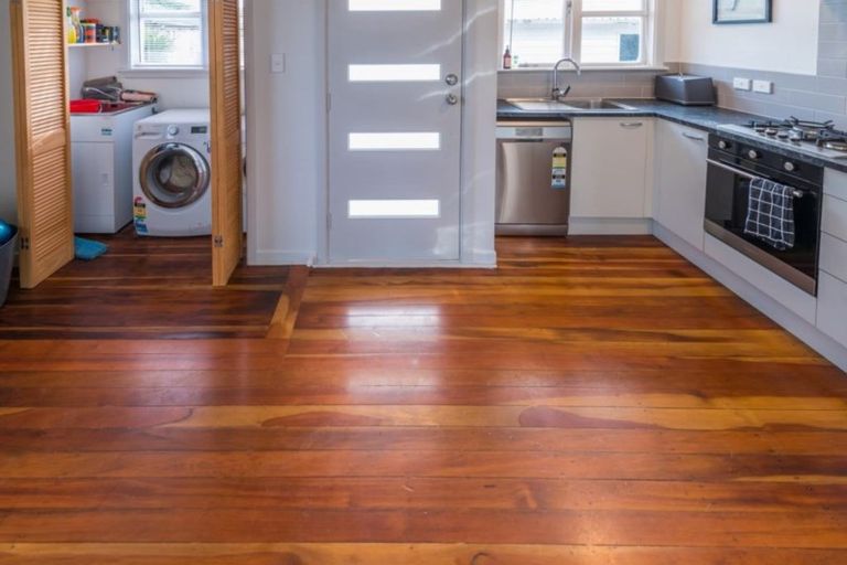 Photo of property in 28a Kelvin Road, Papakura, 2110