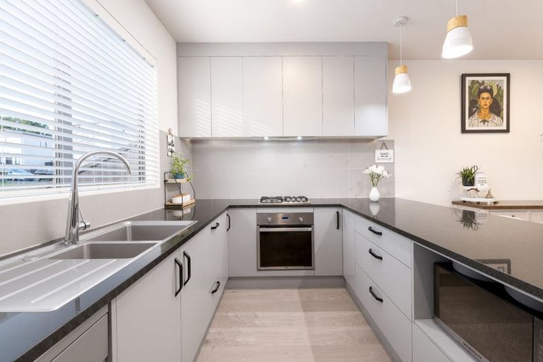 Photo of property in 41 Sunshine Boulevard, Sunnyvale, Auckland, 0612