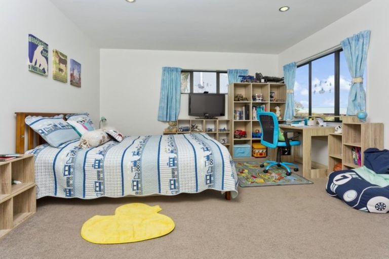 Photo of property in 77a Ocean View Road, Hillcrest, Auckland, 0627
