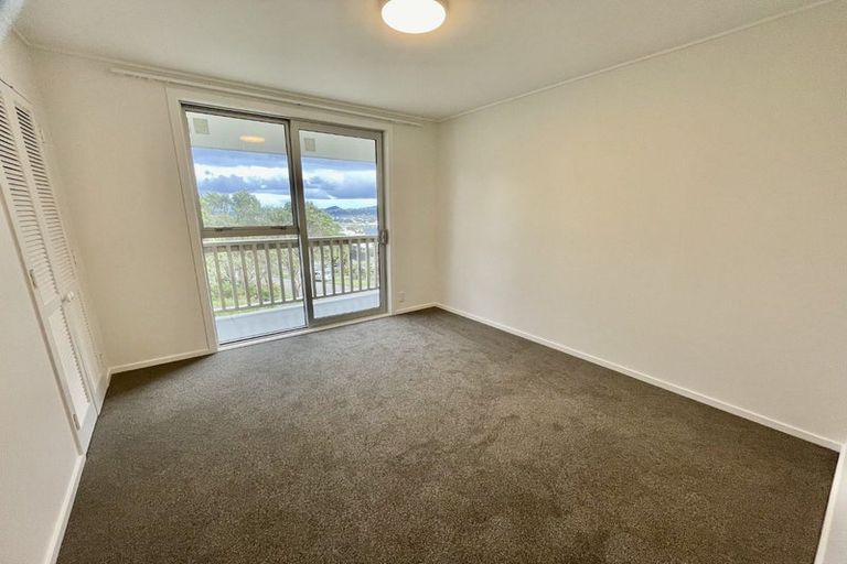 Photo of property in 7f1 Rangitane Street, Maupuia, Wellington, 6022