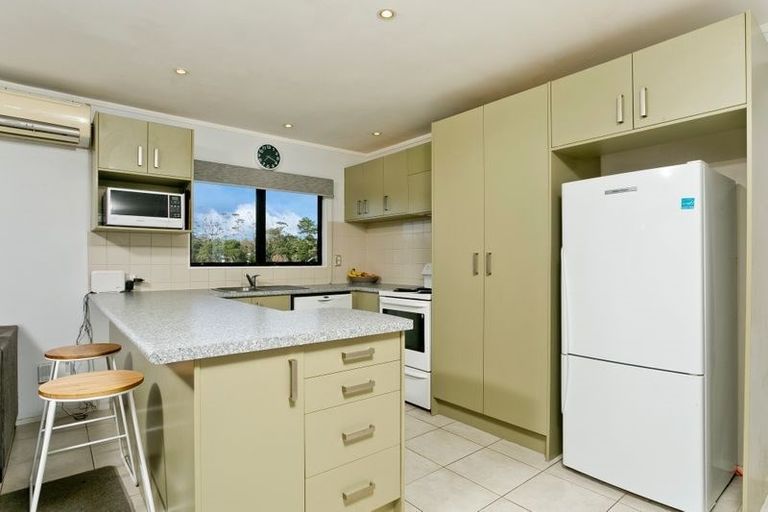 Photo of property in 44 Garton Drive, Massey, Auckland, 0614