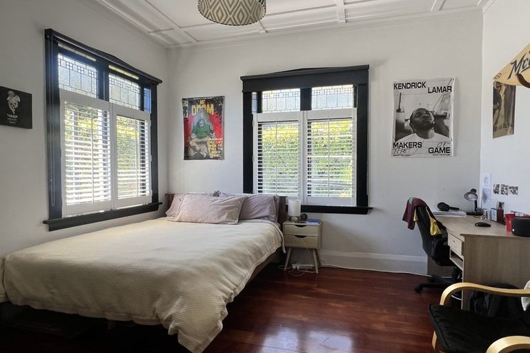 Photo of property in 15 Kerr Street, Devonport, Auckland, 0624