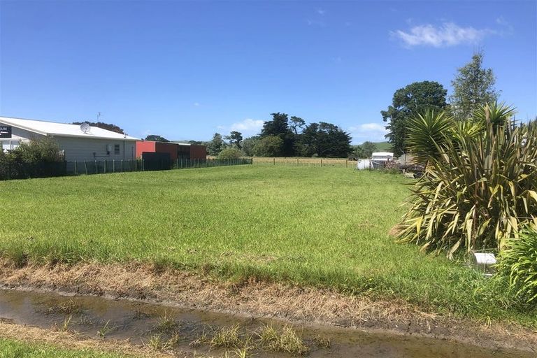 Photo of property in 8 Porangahau Beach Road, Porangahau, 4293