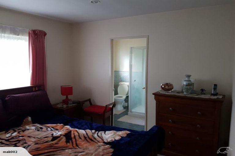 Photo of property in 1/46 Lyttelton Avenue, Forrest Hill, Auckland, 0620