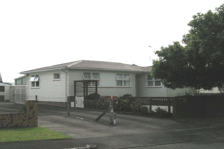 Photo of property in 7 Brennan Avenue, Te Atatu Peninsula, Auckland, 0610