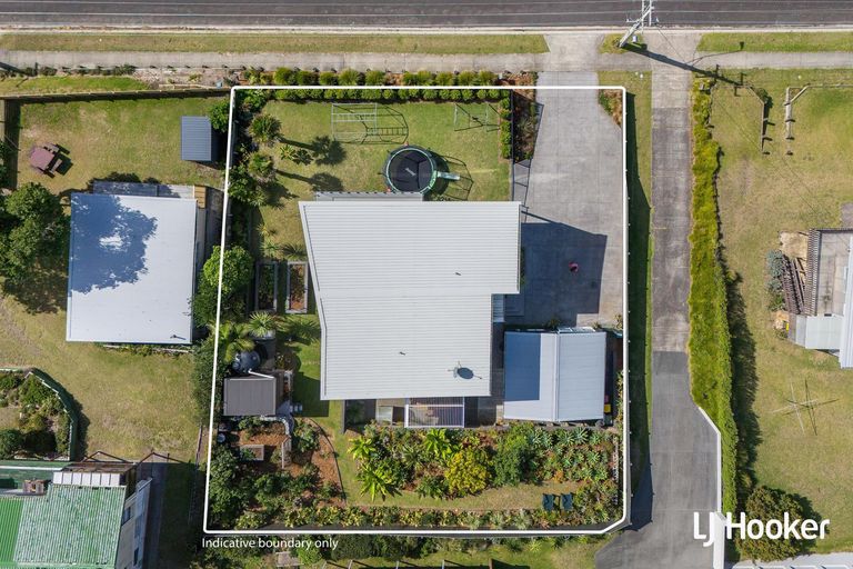 Photo of property in 246 Seaforth Road, Waihi Beach, 3611