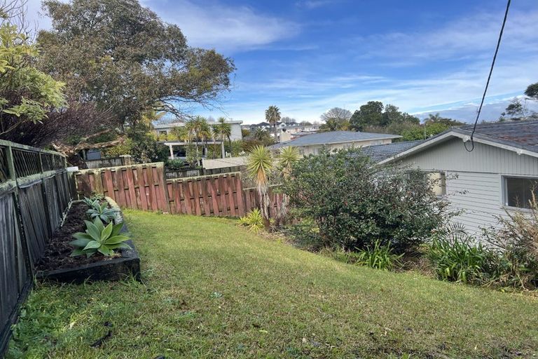 Photo of property in 9 William Souter Street, Forrest Hill, Auckland, 0620
