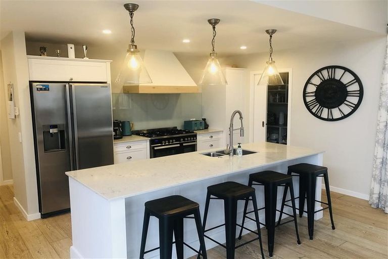 Photo of property in 9 Taranui Way, Paraparaumu Beach, Paraparaumu, 5032