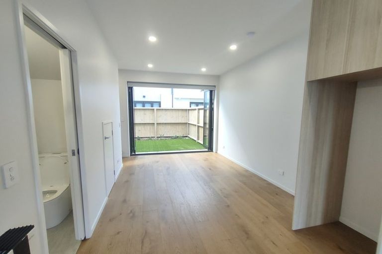 Photo of property in 65a/6 Hogans Road, Glenfield, Auckland, 0629