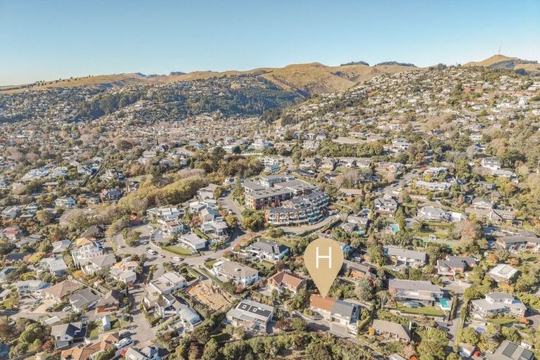 Photo of property in 7b Karitane Drive, Cashmere, Christchurch, 8022