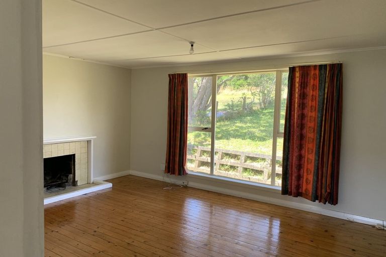 Photo of property in 11 Taupiri Crescent, Titahi Bay, Porirua, 5022