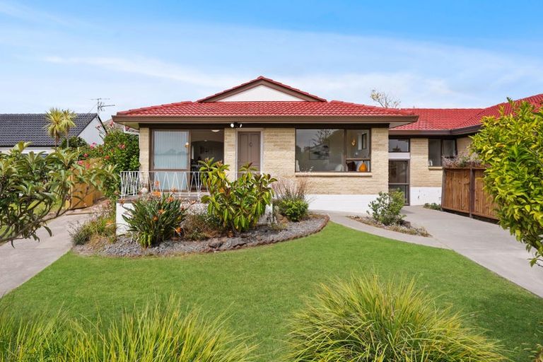 Photo of property in 2/39 Rapallo Place, Farm Cove, Auckland, 2012
