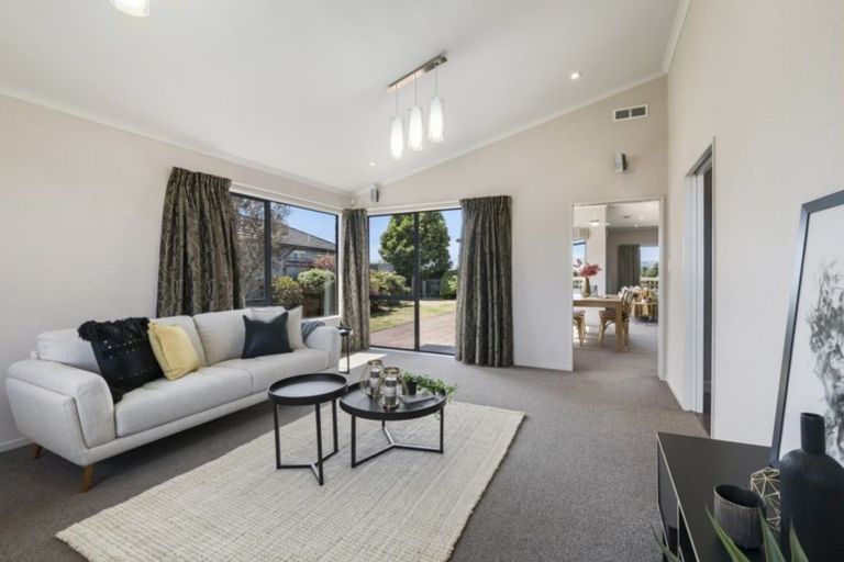 Photo of property in 47 Tennyson Avenue, Kelvin Grove, Palmerston North, 4414