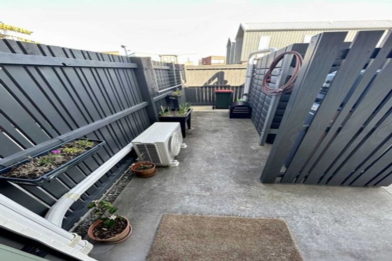 Photo of property in 25 Waenganui Road, Hobsonville, Auckland, 0616