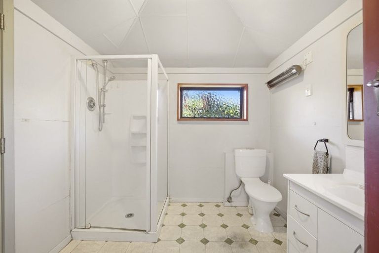 Photo of property in 20 Queens Avenue, Waikuku Beach, 7402