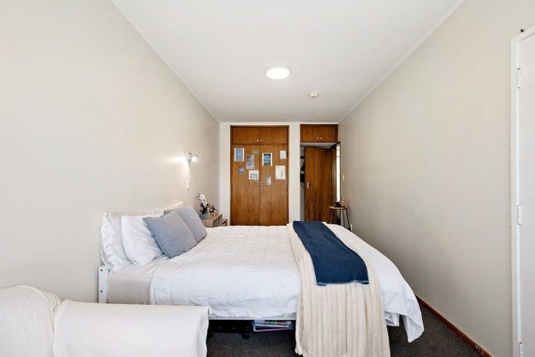 Photo of property in 2/18 Agra Crescent, Khandallah, Wellington, 6035