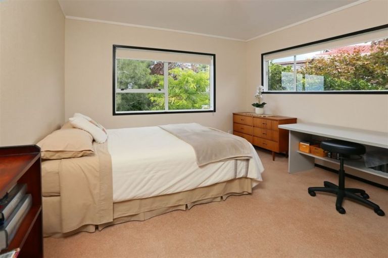 Photo of property in 29 Eyre Street, Henderson, Auckland, 0612