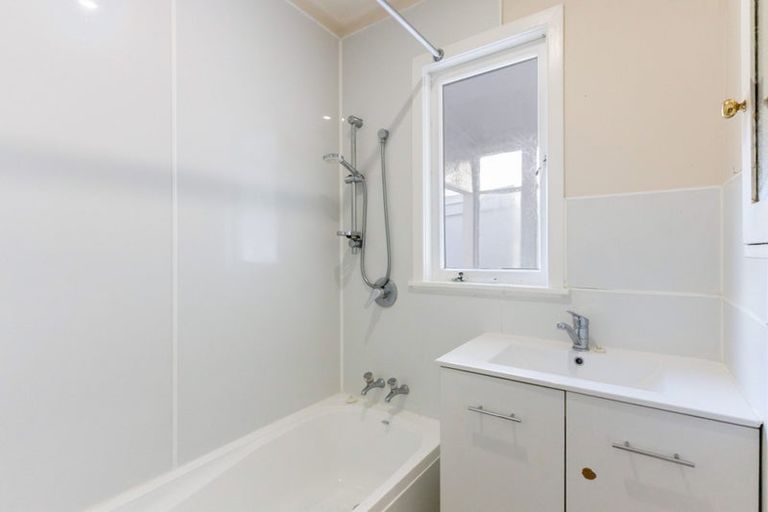 Photo of property in 692 Beach Road, Browns Bay, Auckland, 0630