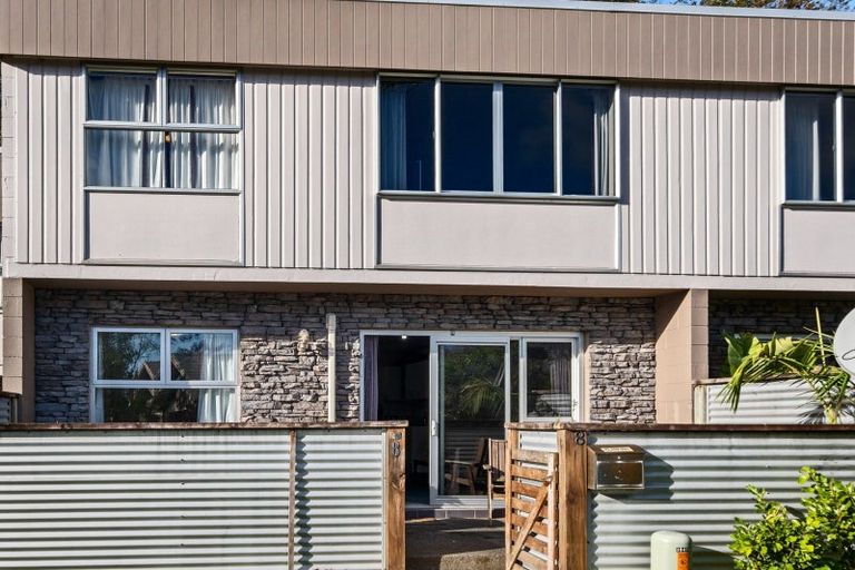 Photo of property in 8 Carrington Street, Lower Vogeltown, New Plymouth, 4310
