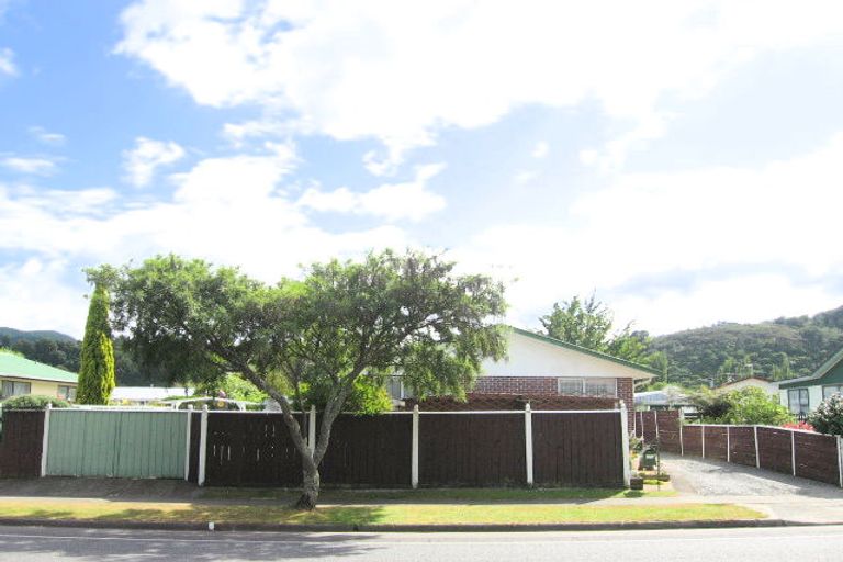 Photo of property in 31b Gemstone Drive, Birchville, Upper Hutt, 5018