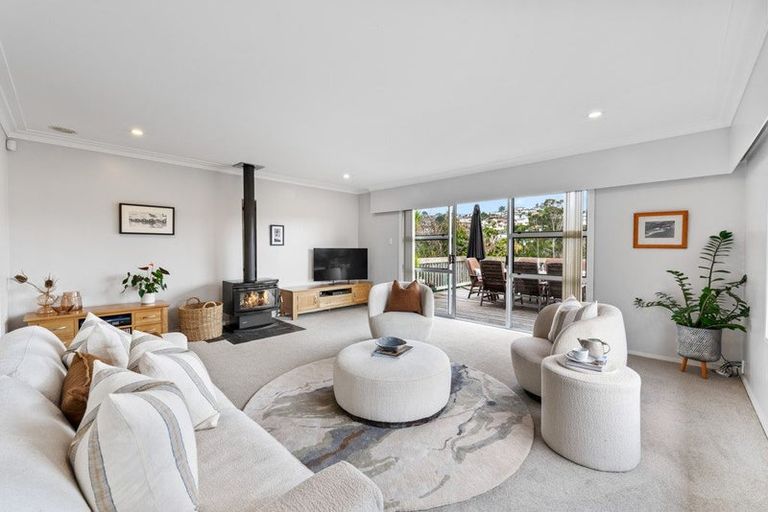 Photo of property in 54 Saddleback Rise, Murrays Bay, Auckland, 0630