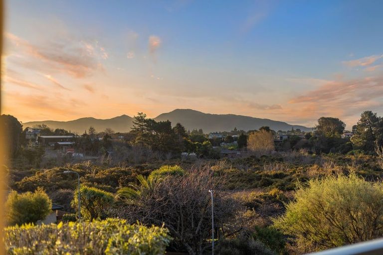 Photo of property in 42 Harry Shaw Way, Raumati South, Paraparaumu, 5032