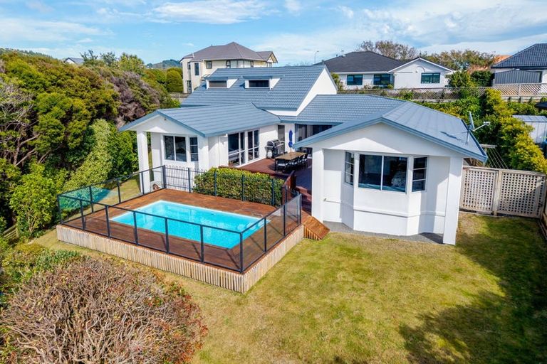 Photo of property in 23 Samwell Drive, Whitby, Porirua, 5024